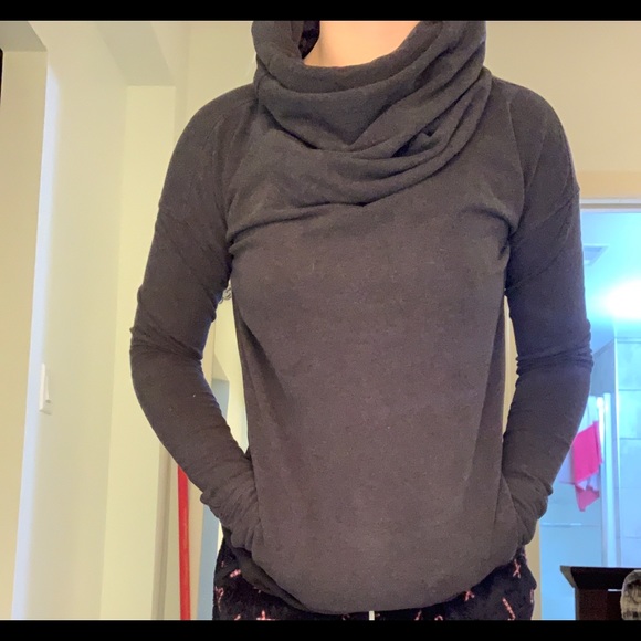 Lulu lemon turtleneck sweater - Picture 4 of 4